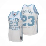 Camiseta NCAA North Carolina Tar Heels Michael Jordan NO 23 Mitchell & Ness 1983-84 Blanco