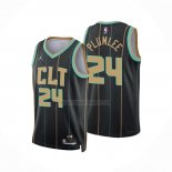 Camiseta Charlotte Hornets Mason Plumlee NO 24 Ciudad 2022-23 Negro