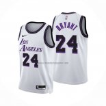 Camiseta Los Angeles Lakers Kobe Bryant NO 24 Ciudad 2022-23 Blanco